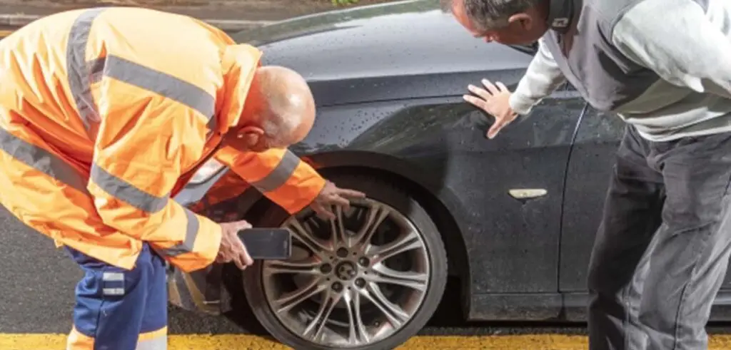 EV and hybrid drivers without breakdown cover vulnerable to unqualified recovery agents with ‘a truck and tow hook’