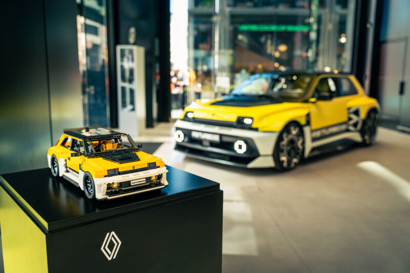 Renault 5 Turbo 3E made from LEGO® bricks by fan of the brand reaches 10,000 supporters on LEGO® Ideas